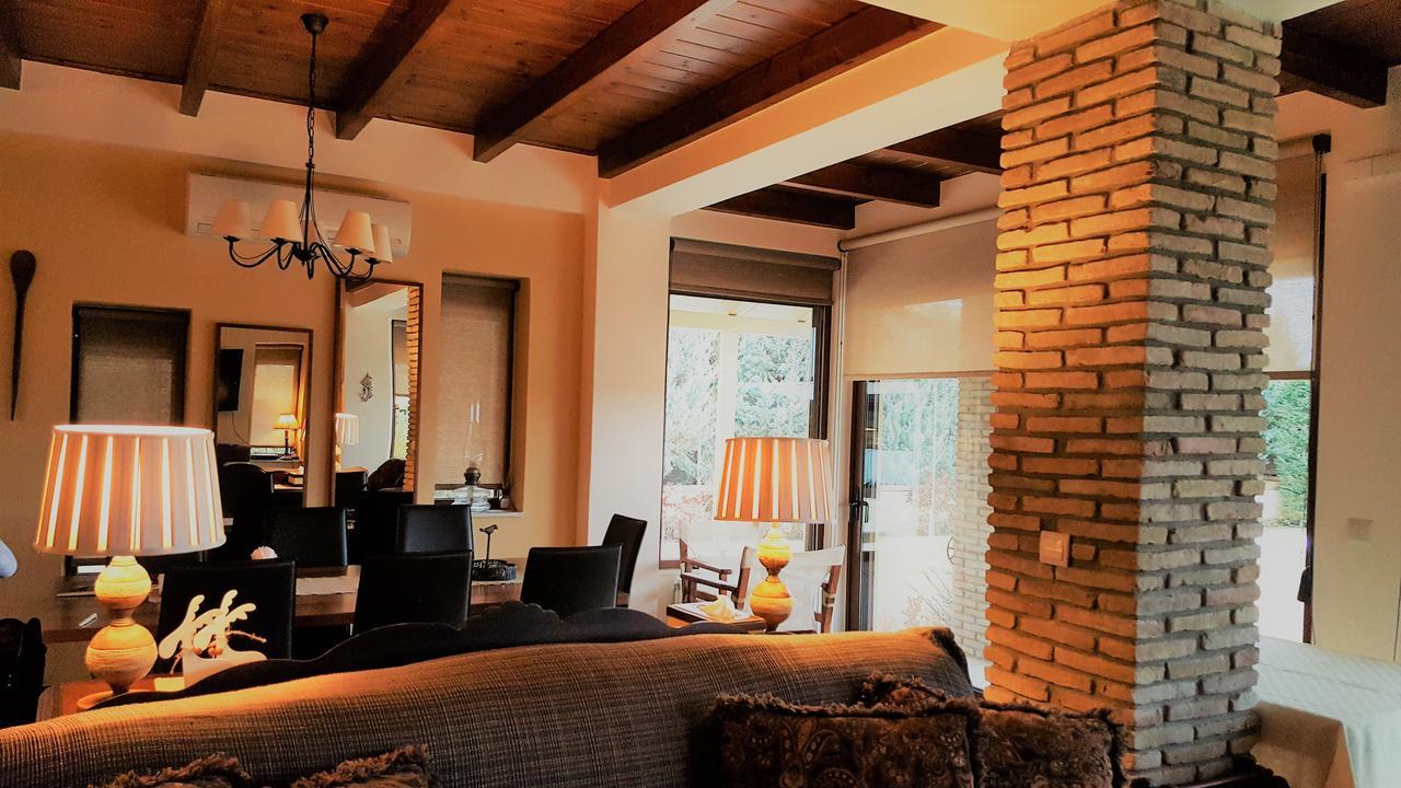 Mountain Chalet Livadi อาราโชวา ภายนอก รูปภาพ